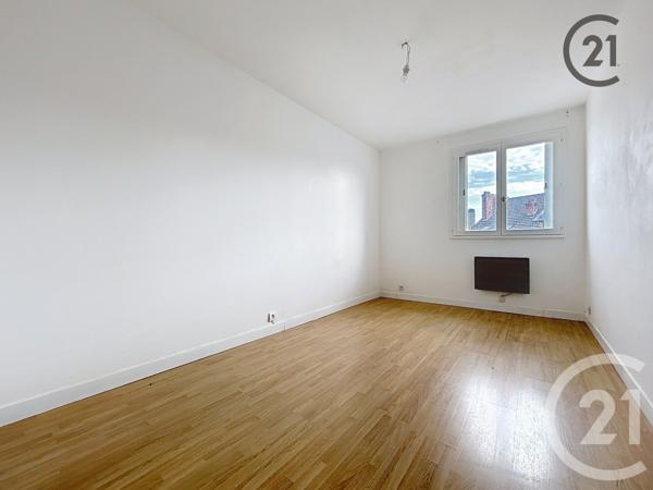 Appartement F4 à vendre  4 pièces - 100,89 m2 MONTEREAU FAULT YONNE - 77