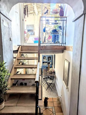 Maison de village de 100 m² avec terrasses – LAURIS 269 000 €