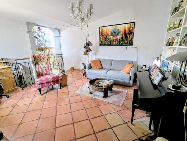 Maison de village de 100 m² avec terrasses – LAURIS 269 000 €