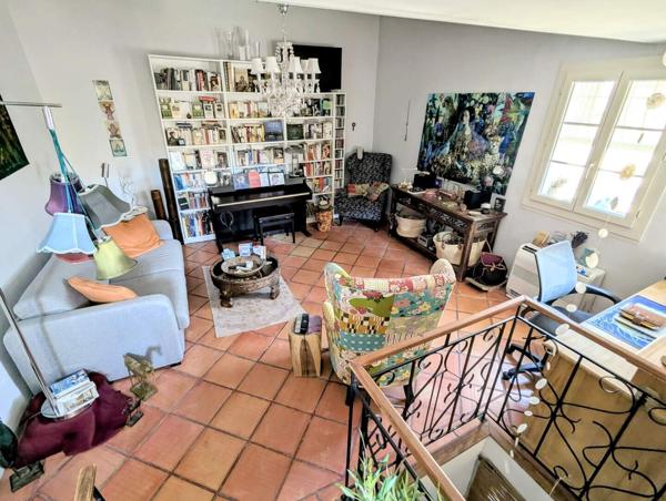 Maison de village de 100 m² avec terrasses – LAURIS 269 000 €