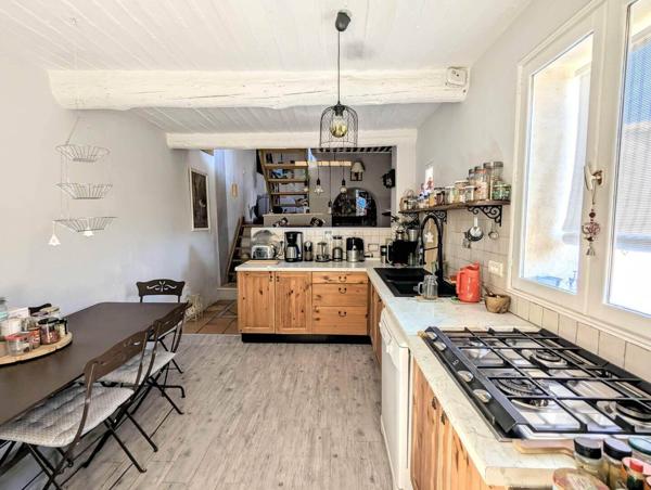 Maison de village de 100 m² avec terrasses – LAURIS 269 000 €