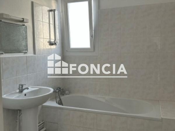 Location Appartement 4 pièces 91.1 m² - 4 RUE BOURDELLE Brest 29200