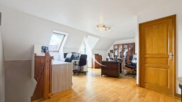 Maison Le Perray En Yvelines 6 pièce(s) 140 m2