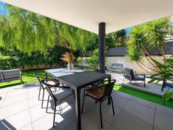 Vente                                                      Appartement
                        
                     3 pièces                      70 m2                     à Fréjus