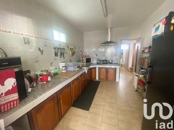 Maison 10 pièces de 300 m² à Saint-André (97440)