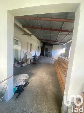 Maison 10 pièces de 300 m² à Saint-André (97440)