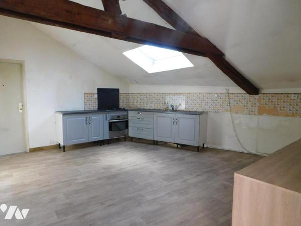 Maison de bourg avec local