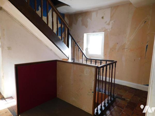 Maison de bourg avec local