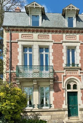 Maison bourgeoise à Orléans centre, 6 pièces, surface 200m²