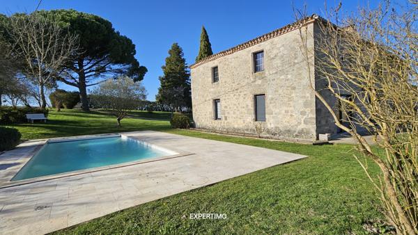Nérac (47600) Magnifique maison de 300m², un appartement de 100m², une ancienne étable de 120m², parc arboré, piscine.