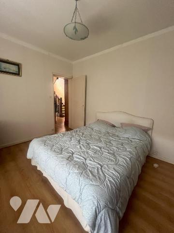 HYPER CENTRE MAISON DE VILLE AVEC GARAGE