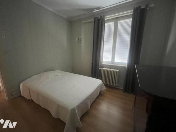 HYPER CENTRE MAISON DE VILLE AVEC GARAGE