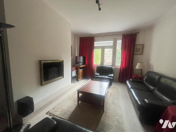 HYPER CENTRE MAISON DE VILLE AVEC GARAGE