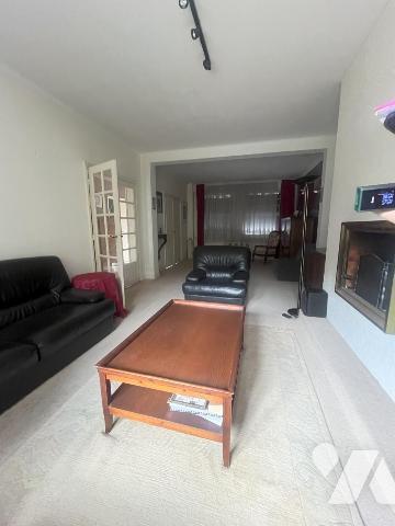 HYPER CENTRE MAISON DE VILLE AVEC GARAGE