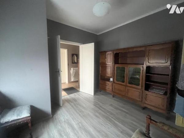 HYPER CENTRE MAISON DE VILLE AVEC GARAGE