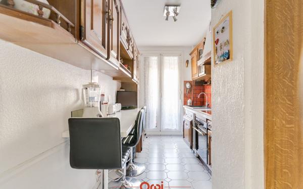 Appartement à vendre    3 pièces • 61,53 m2 Marseille 2
