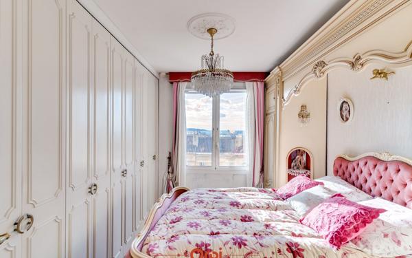 Appartement à vendre    3 pièces • 61,53 m2 Marseille 2