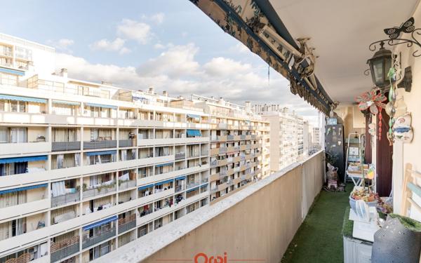 Appartement à vendre    3 pièces • 61,53 m2 Marseille 2