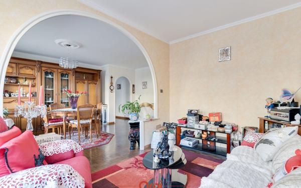 Appartement à vendre    3 pièces • 61,53 m2 Marseille 2