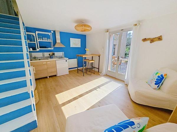 SANARY - Villa 8 chambres + T2, piscine chauffée, double garage, 6500 m² de terrain