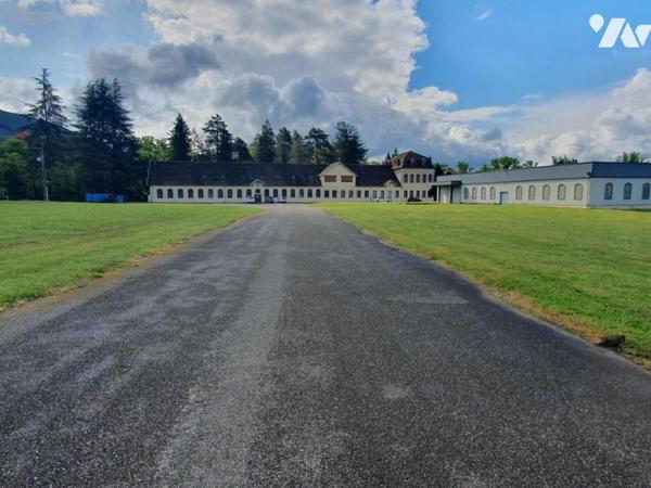 Propriété à usage mixte d'habitations et professionnel