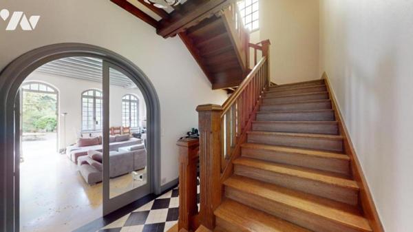 Propriété à usage mixte d'habitations et professionnel