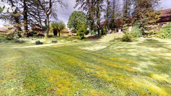 Propriété à usage mixte d'habitations et professionnel