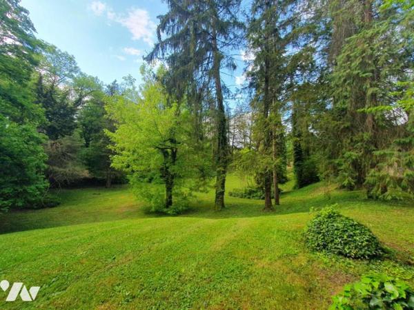 Propriété à usage mixte d'habitations et professionnel