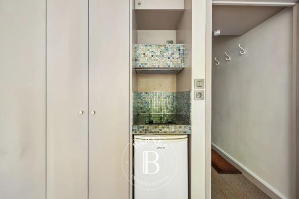 Paris 16ème, Appartement  14 m² à vendre