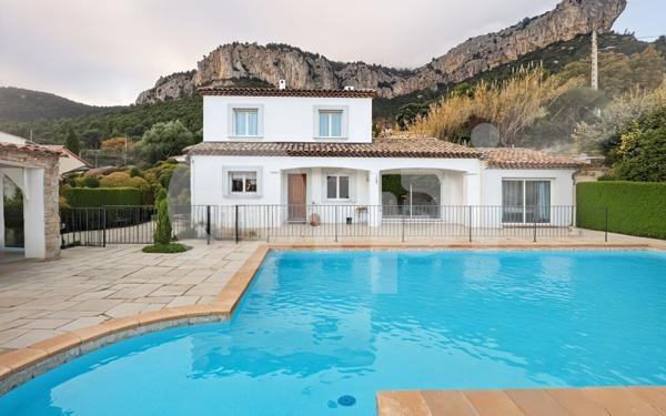 Maison à vendre    5 pièces • 134 m2 Le Revest-les-Eaux