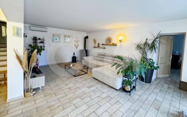 Maison à vendre    5 pièces • 134 m2 Le Revest-les-Eaux