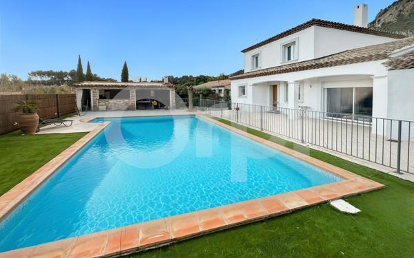 Maison à vendre    5 pièces • 134 m2 Le Revest-les-Eaux