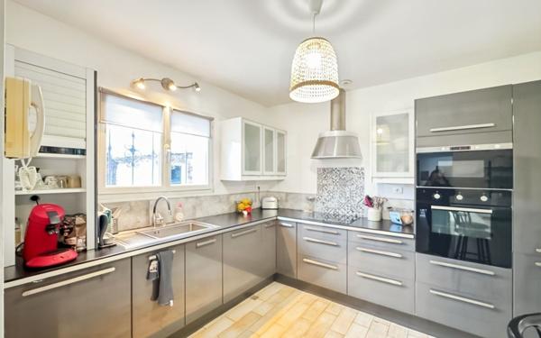 Maison à vendre    5 pièces • 134 m2 Le Revest-les-Eaux