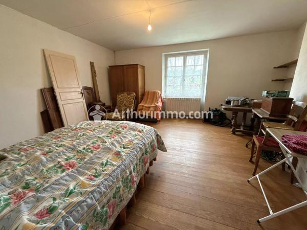 Vente                                                      Maison
                        
                     4 pièces                      124 m2                     à Saint-Astier