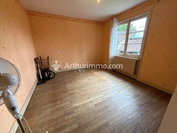 Vente                                                      Maison
                        
                     4 pièces                      124 m2                     à Saint-Astier