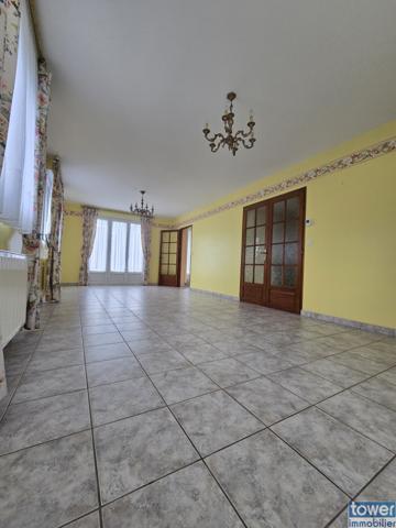 Maison
                                                                                                                                                                                                                                                                                                                        5 pièce(s)                                                                                                                                                                                                          3 chambre(s)                                                                                                                                                                                                          143  m²
