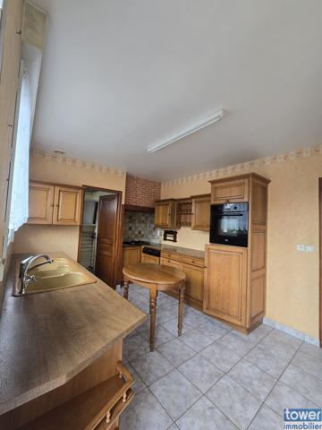 Maison
                                                                                                                                                                                                                                                                                                                        5 pièce(s)                                                                                                                                                                                                          3 chambre(s)                                                                                                                                                                                                          143  m²