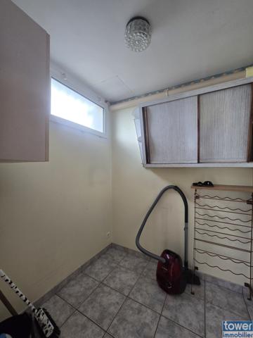 Maison
                                                                                                                                                                                                                                                                                                                        5 pièce(s)                                                                                                                                                                                                          3 chambre(s)                                                                                                                                                                                                          143  m²