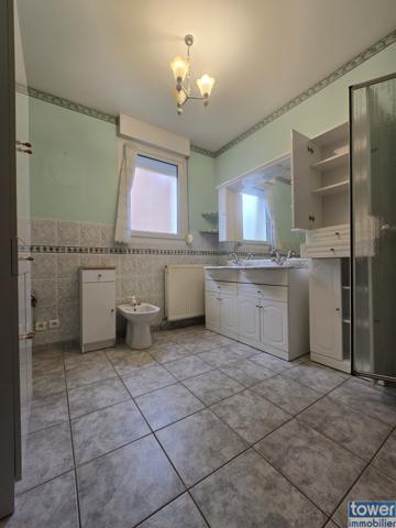 Maison
                                                                                                                                                                                                                                                                                                                        5 pièce(s)                                                                                                                                                                                                          3 chambre(s)                                                                                                                                                                                                          143  m²