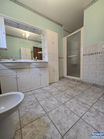 Maison
                                                                                                                                                                                                                                                                                                                        5 pièce(s)                                                                                                                                                                                                          3 chambre(s)                                                                                                                                                                                                          143  m²