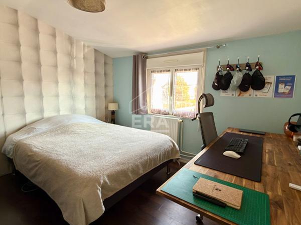 Maison en bon état vivable de plain pied avec jardin
