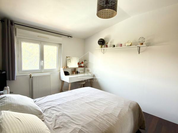 Maison en bon état vivable de plain pied avec jardin