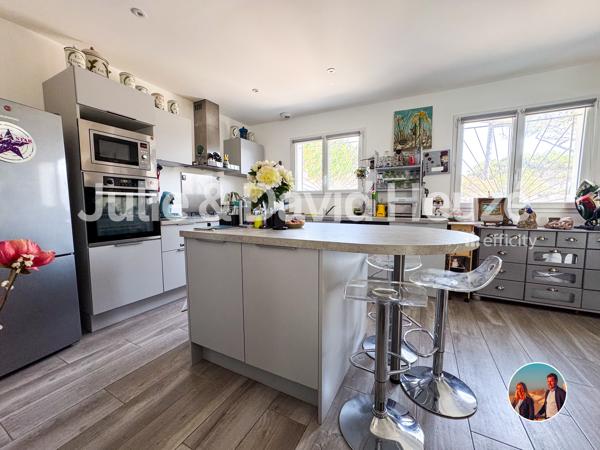 Maison
         4 pièces
        - 100 m² Bien prestige