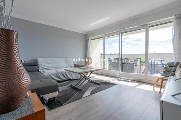 Vente                                                      Appartement
                        
                     3 pièces                      64 m2                     à Sucy-en-Brie