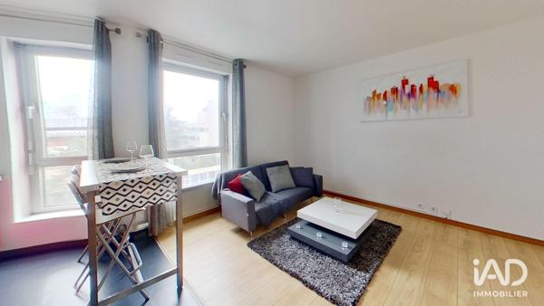 Location appartement 2 pièces 46 m² Courbevoie