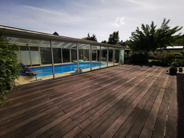 Villa 7 pièces avec piscine couverte