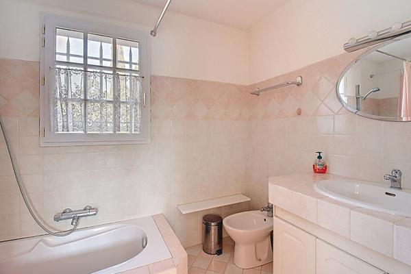 A VENDRE EN EXCLUSIVITÉ ! TRANS-EN-PROVENCE Idéal Investisseur : Domaine de 5 075 m² Divisible ? Zone Uc