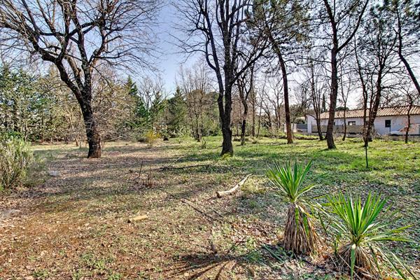 A VENDRE EN EXCLUSIVITÉ ! TRANS-EN-PROVENCE Idéal Investisseur : Domaine de 5 075 m² Divisible ? Zone Uc