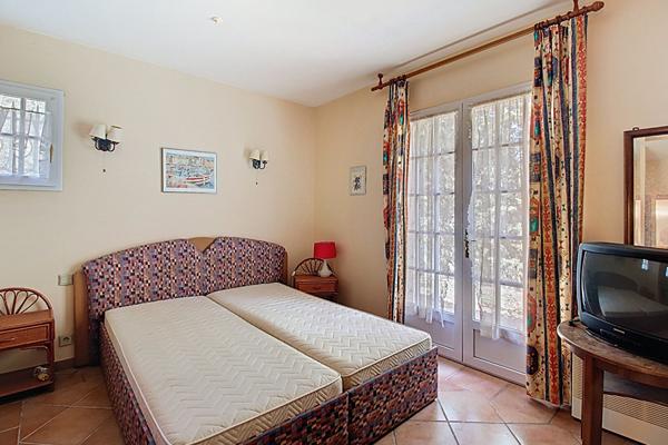 A VENDRE EN EXCLUSIVITÉ ! TRANS-EN-PROVENCE Idéal Investisseur : Domaine de 5 075 m² Divisible ? Zone Uc