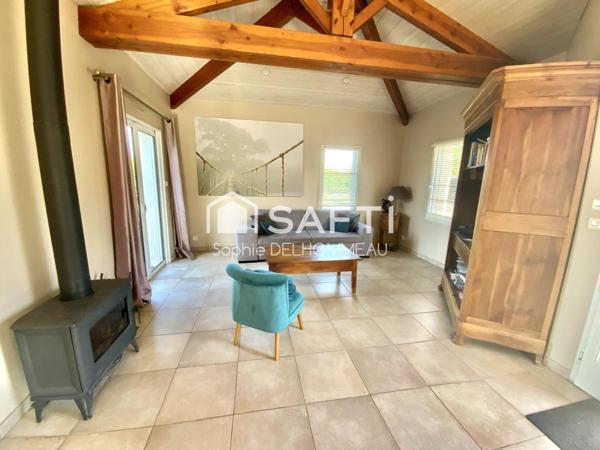 Maison familiale de plain pied,150m2, 4 chambres, sur un magnifique terrain de 2700m2 à seulement 2kms de Montaigu !